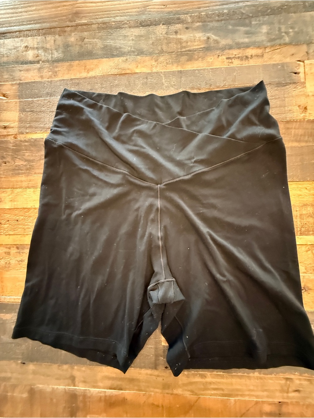 Offline by Aerie hi-rise cross over 7” bike shorts